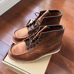 Red Wing Boots. Size 9. Brown